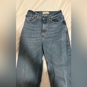 Abercrombie Ultra High Rise 90s Straight Jeans